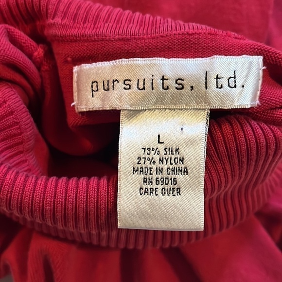 Pursuits,Ltd.-size L-red silk blend turtleneck pull over sweater, ribbed details - Picture 3 of 10